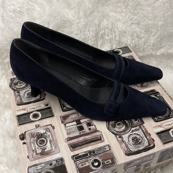 Stuart Weitzman Navy Suede Pumps (made in Spain) size 8N - Picture 2 of 10